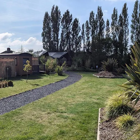 Sunset Retreats The Ice Viking Villa Worcester Exterior photo
